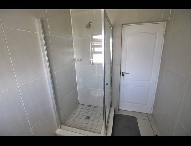 1 BEDROOM APARTMENT TO LET IN GREENSTONE HILL